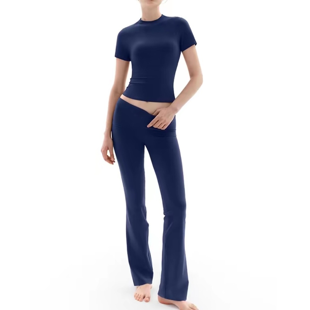 Pumiey Navy tee shirt & fold over pants set!